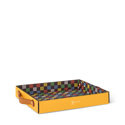 Khay LV Vers Damier . in Rương, Phụ kiện du lịch và Trang trí nội thất's Thể thao và Giải trí } collections by Louis Vuitton (Thu phóng sản phẩm)