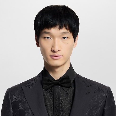 Nơ Bướm Bandana Damier . in Đồ Nam's Phụ kiện Cà vạt và Khăn cài túi ngực collections by Louis Vuitton (Thu phóng sản phẩm)