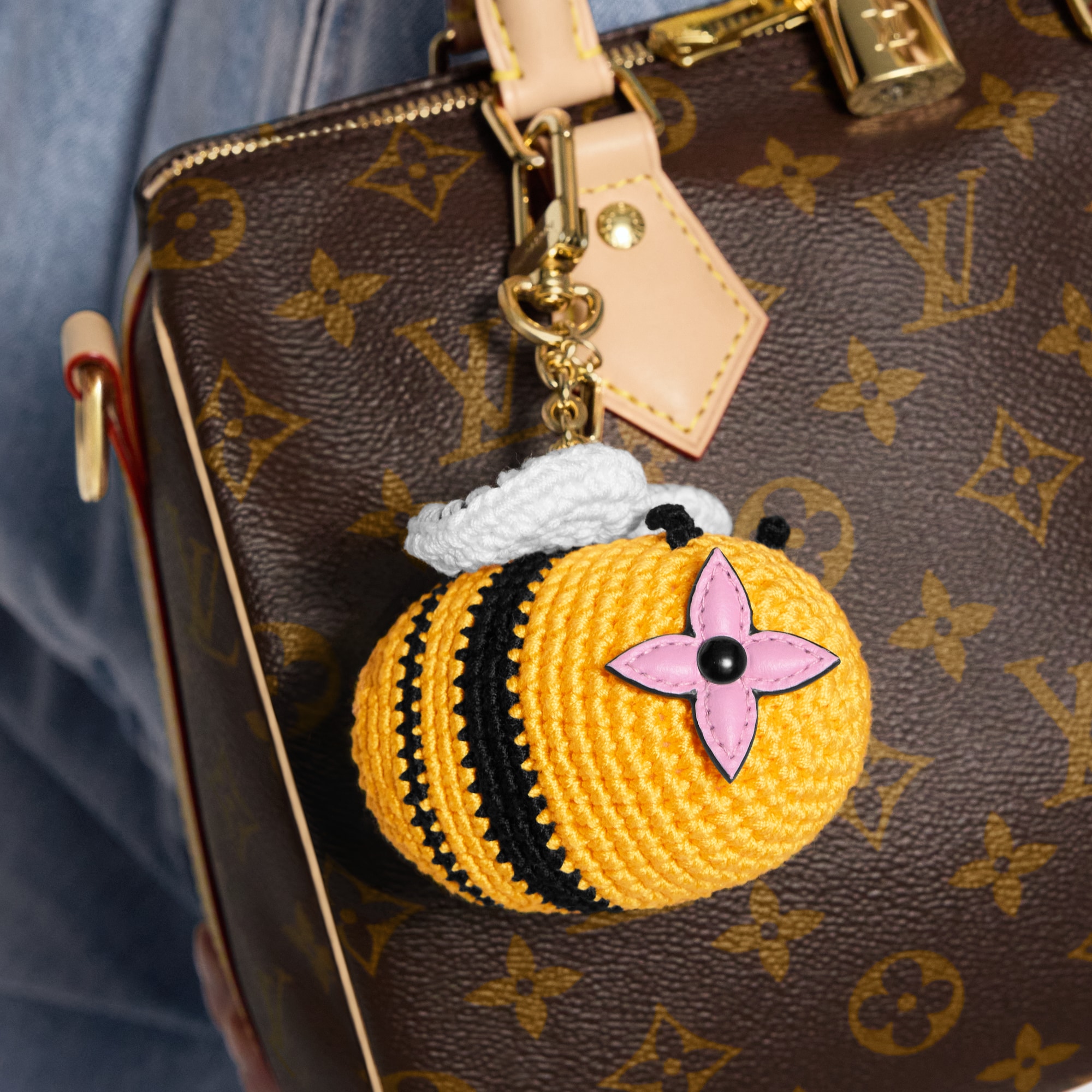 Phụ Kiện Treo Túi Bee LV Crochet . in Đồ Nữ
