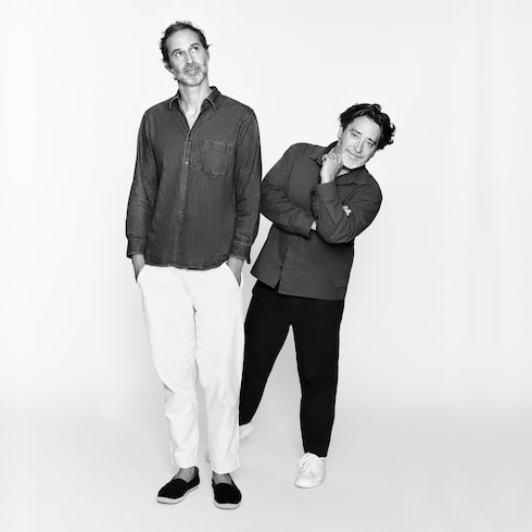 Đèn Bell Lamp - Edward Barber & Jay Osgerby Monogram in Rương, Phụ kiện du lịch và Trang trí nội thất's Trang trí nội thất và Nghệ thuật không gian phòng ăn Objets Nomades - Bộ sưu tập nội thất collections by Louis Vuitton