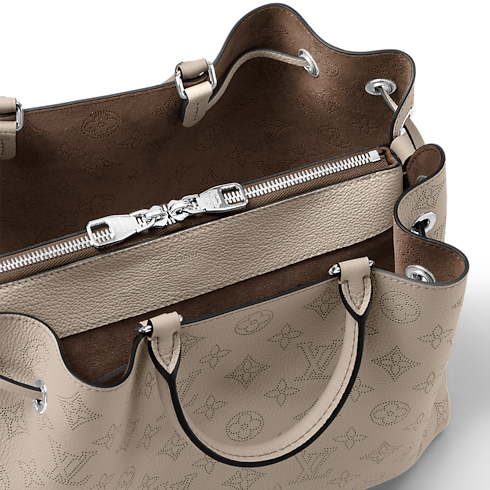 Túi Bella Tote Mahina in Túi và Phụ kiện bằng da's Túi xách nữ Túi mới nhất collections by Louis Vuitton (Thu phóng sản phẩm)