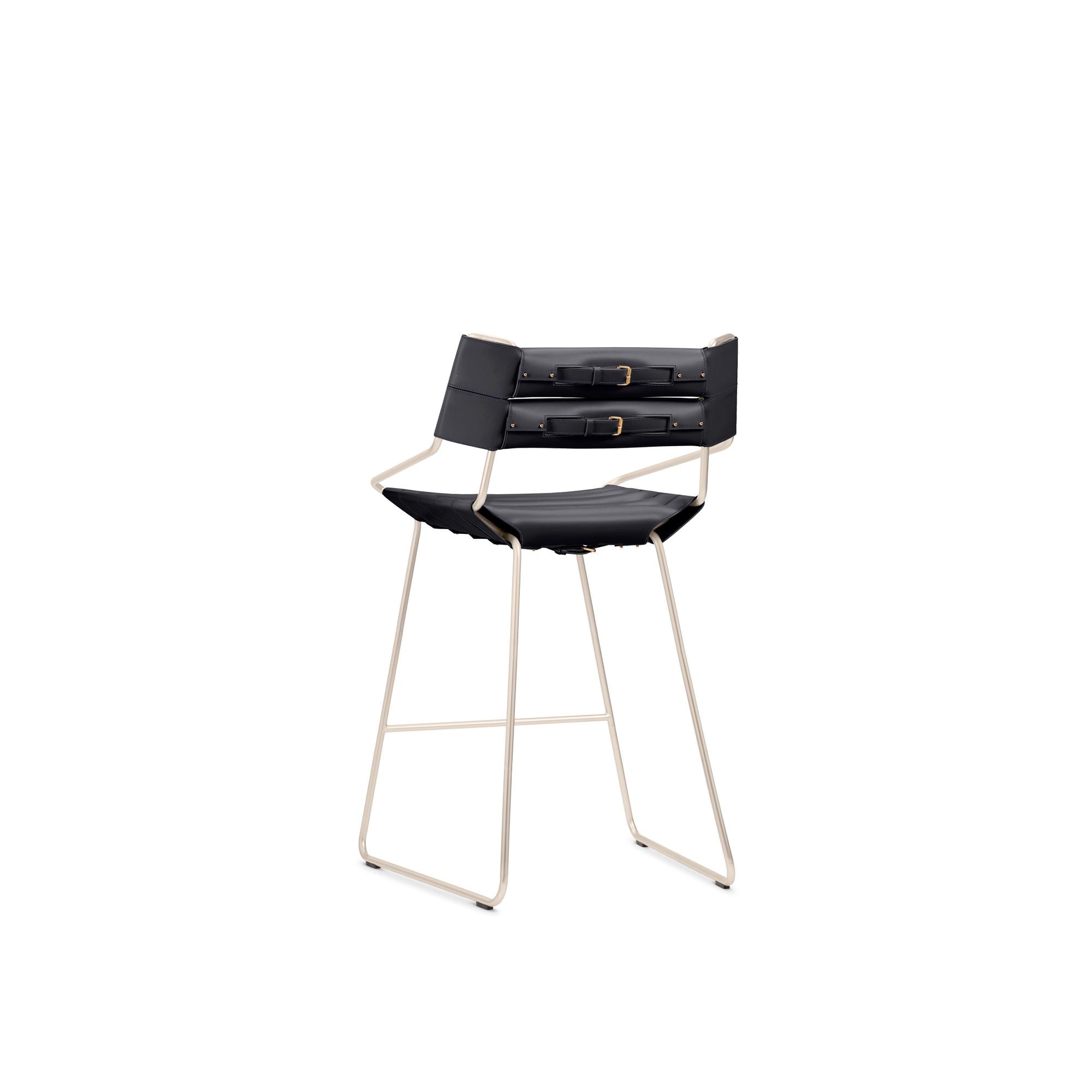 Ghế Belt Bar Stool - Atelier Oï   in Rương, Phụ kiện du lịch và Trang trí nội thất