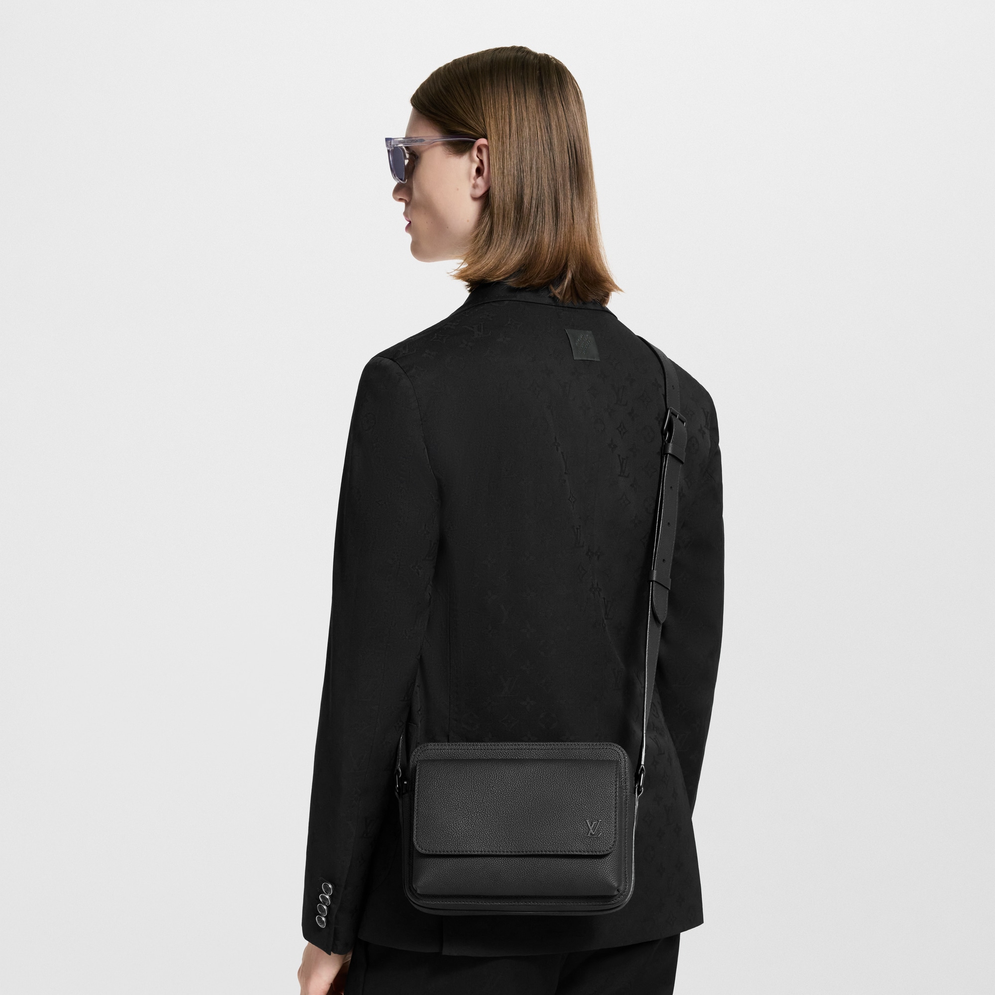 Túi Boarding Messenger LV Aerogram in Túi và Phụ kiện bằng da