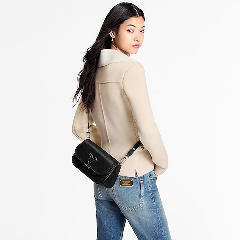 Túi Buci Epi in Đồ Nữ's Túi Tất cả Túi collections by Louis Vuitton (Thu phóng sản phẩm)