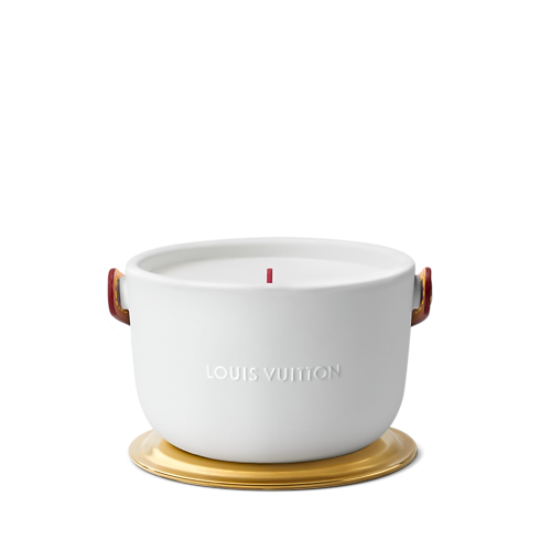 Nến Thơm Feuilles d'Or - 220 gr in Rương, Phụ kiện du lịch và Trang trí nội thất's Trang trí nội thất và Nghệ thuật không gian phòng ăn Đồ trang trí collections by Louis Vuitton (Thu phóng sản phẩm)
