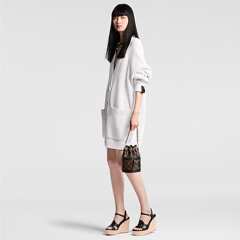 Túi Canoé Monogram in Đồ Nữ's Túi All Collections collections by Louis Vuitton (Thu phóng sản phẩm)