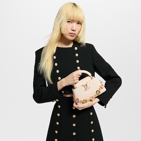 Túi Capucines East-West Mini Capucines in Đồ Nữ's Túi Túi Capucines collections by Louis Vuitton (Thu phóng sản phẩm)