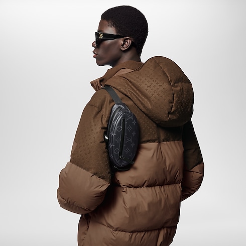 Túi Đeo Hông Catch Monogram Eclipse in Đồ Nam's Túi All Collections collections by Louis Vuitton (Thu phóng sản phẩm)