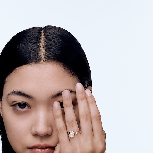 Nhẫn Color Blossom Mini Sun in Trang sức's Danh mục sản phẩm Tất cả Trang sức collections by Louis Vuitton (Thu phóng sản phẩm)