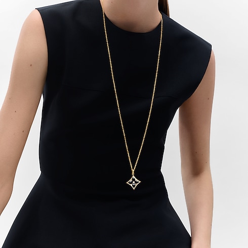 Vòng Cổ Color Blossom XL Medallion in Trang sức's Danh mục sản phẩm Vòng cổ và Mặt dây chuyền collections by Louis Vuitton (Thu phóng sản phẩm)