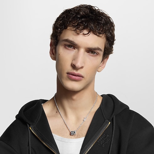 Vòng Cổ Damier Rings . in Đồ Nam's Trang sức thời trang Vòng cổ và Mặt dây chuyền collections by Louis Vuitton (Thu phóng sản phẩm)