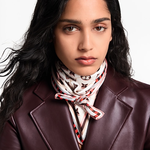 Khăn Lụa Vuông Damiergram 70 . in Đồ Nữ's Phụ kiện Khăn lụa collections by Louis Vuitton (Thu phóng sản phẩm)