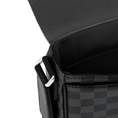 Túi District PM Damier Graphite Canvas in Đồ Nam's Túi Tất cả Túi collections by Louis Vuitton (Thu phóng sản phẩm)