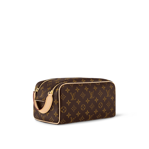Túi Dopp Kit Toilet Pouch Monogram Canvas in Quà tặng và dịch vụ cá nhân hóa's Quà tặng cho Em bé } collections by Louis Vuitton (Thu phóng sản phẩm)
