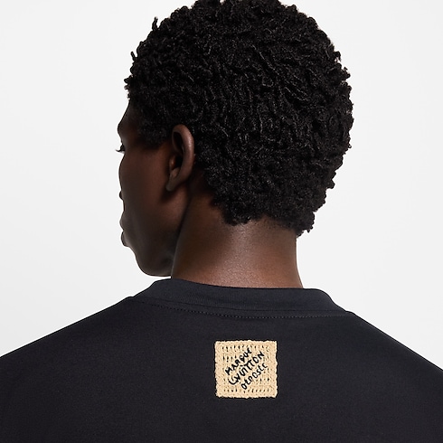 Áo Thun in Đồ Nam's Trang phục Áo thun và Áo Polo collections by Louis Vuitton (Thu phóng sản phẩm)