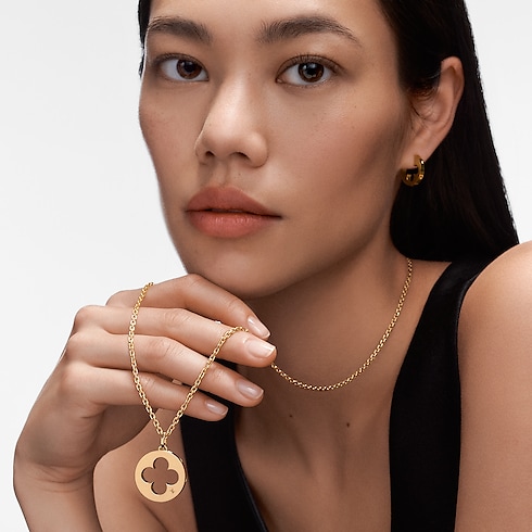 Vòng Cổ Empreinte Medallion in Trang sức's Danh mục sản phẩm Vòng cổ và Mặt dây chuyền collections by Louis Vuitton (Thu phóng sản phẩm)