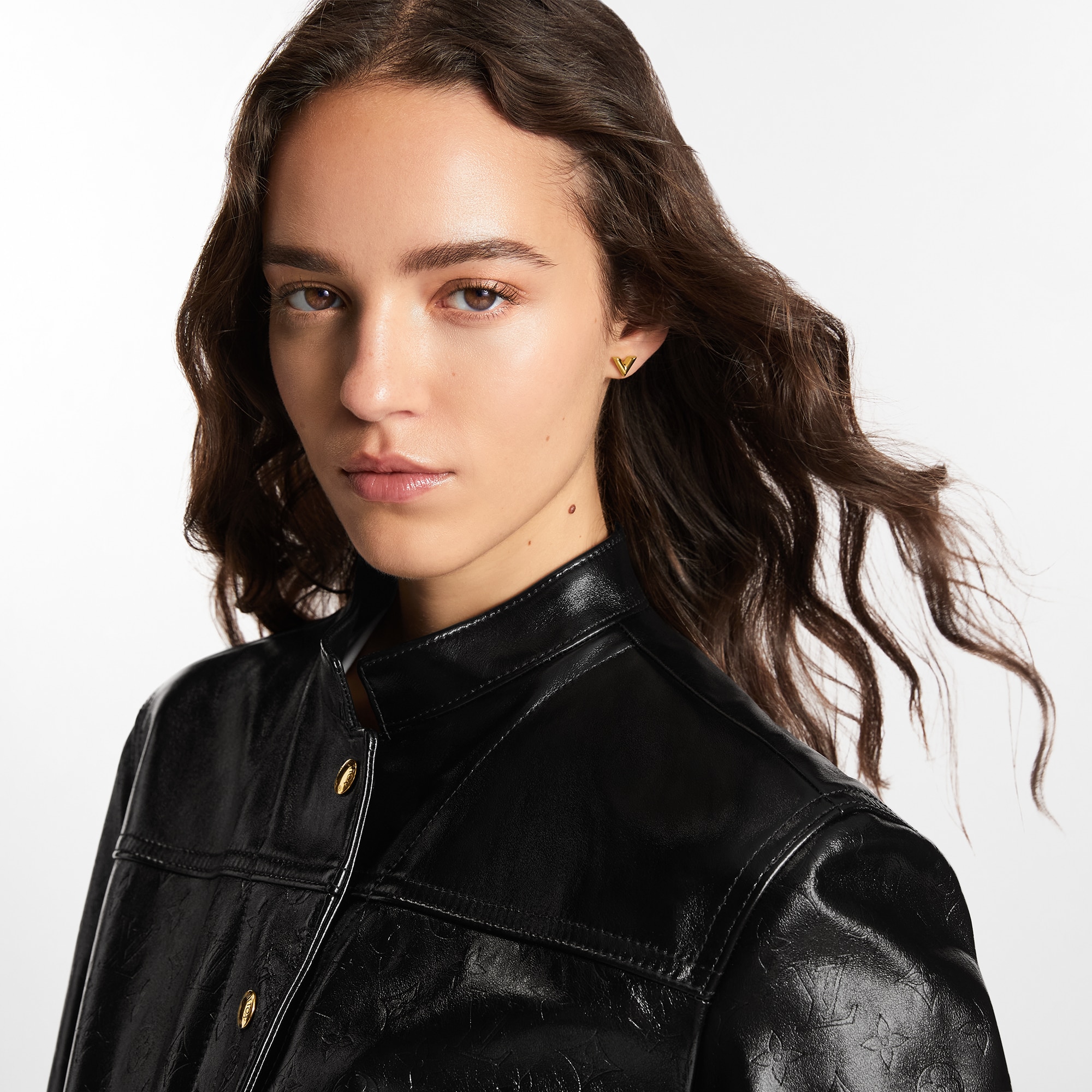 Khuyên Tai Essential V . in Đồ Nữ