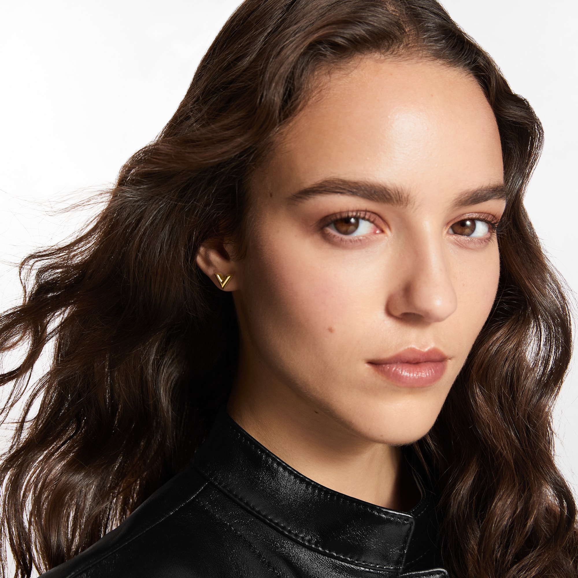 Khuyên Tai Essential V . in Đồ Nữ