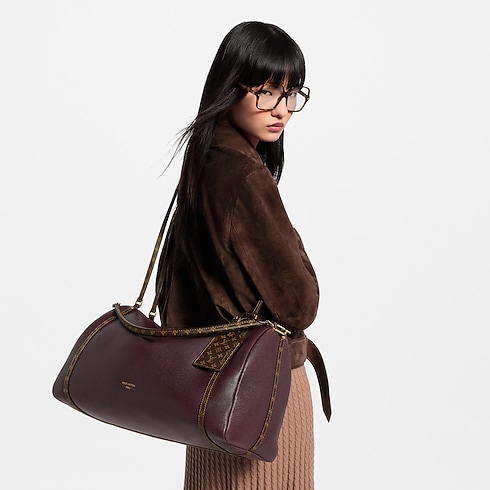 Túi Express Travel GM cropped worn view