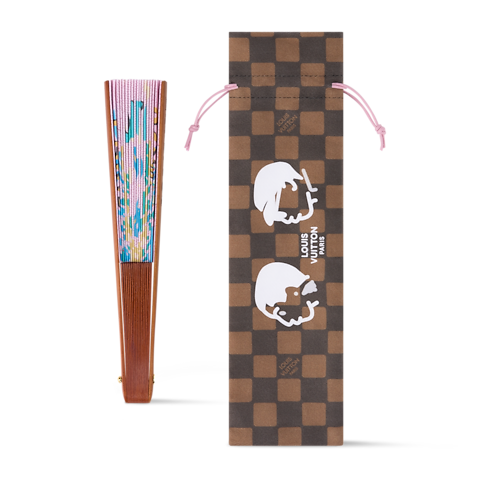 Quạt . in Rương, Phụ kiện du lịch và Trang trí nội thất's Thể thao và Giải trí } collections by Louis Vuitton (Thu phóng sản phẩm)