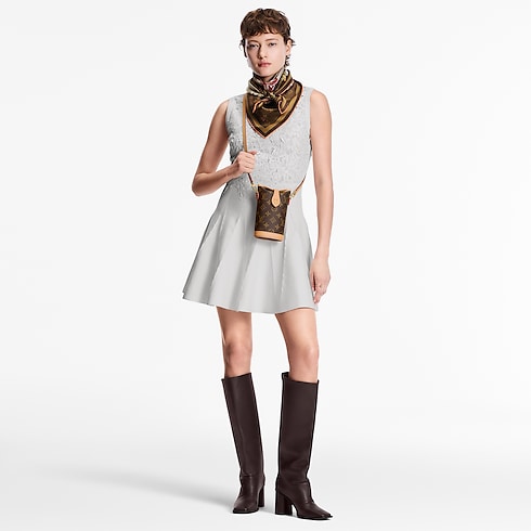 Túi Fold Me Pouch Monogram in Đồ Nữ's Túi ví đa năng và Phụ kiện bằng da Tất cả Túi ví đa năng và Phụ kiện bằng da collections by Louis Vuitton (Thu phóng sản phẩm)