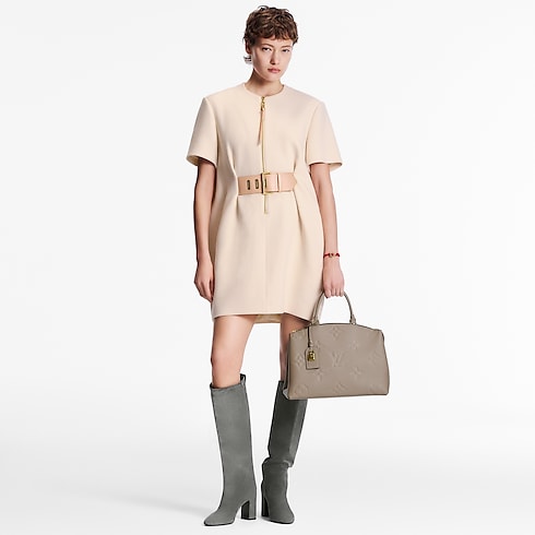 Túi Grand Palais Monogram Empreinte in Đồ Nữ's Túi Tất cả Túi collections by Louis Vuitton (Thu phóng sản phẩm)