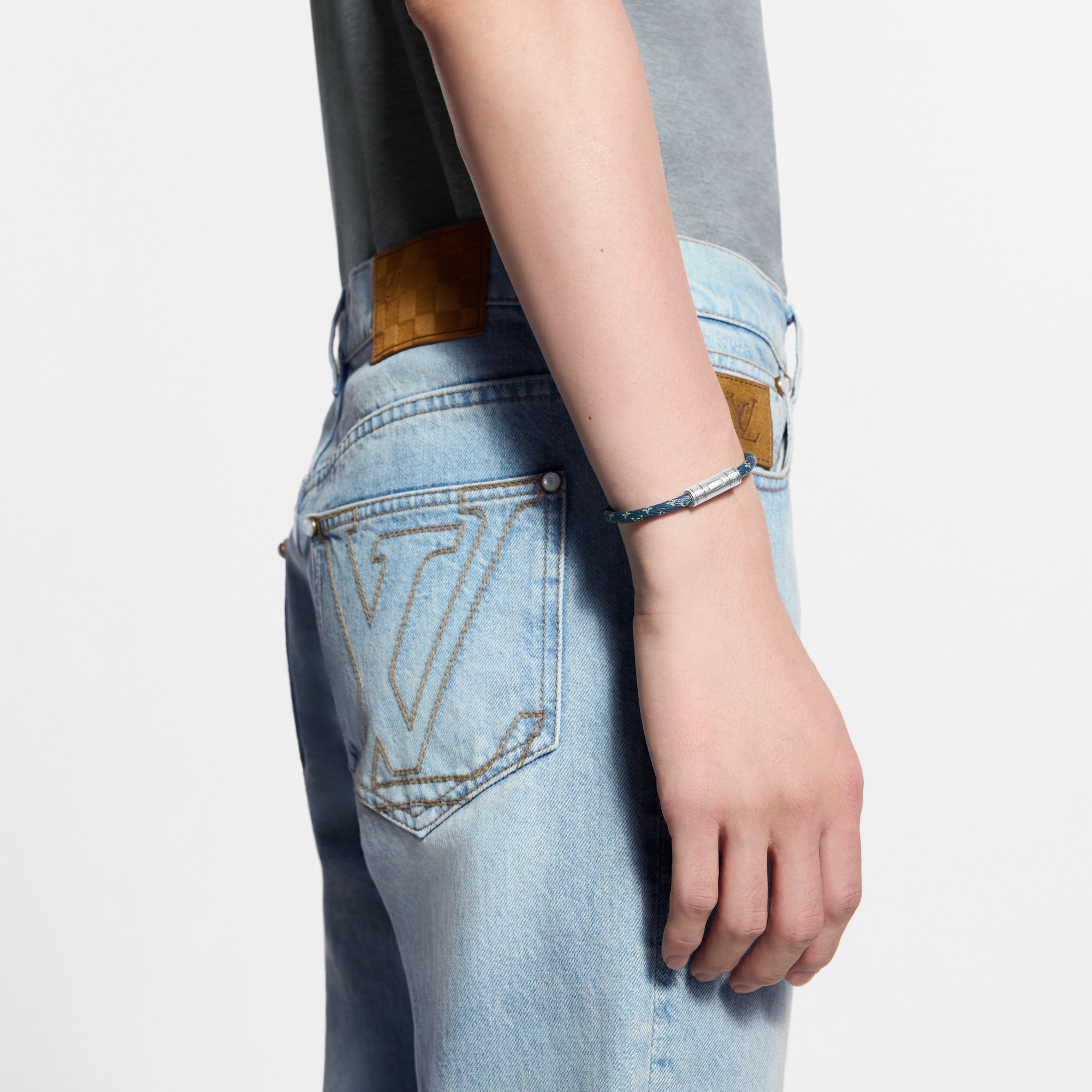 Vòng Tay Keep It  in Đồ Nam