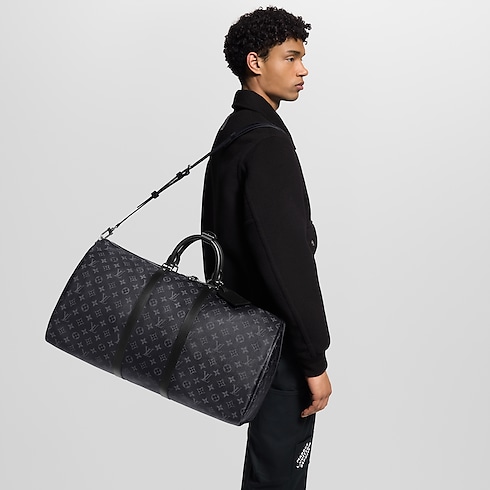 Túi Keepall Bandoulière 55 Monogram Eclipse in Đồ Nam's Du lịch Tất cả Vali và Phụ kiện du lịch collections by Louis Vuitton (Thu phóng sản phẩm)