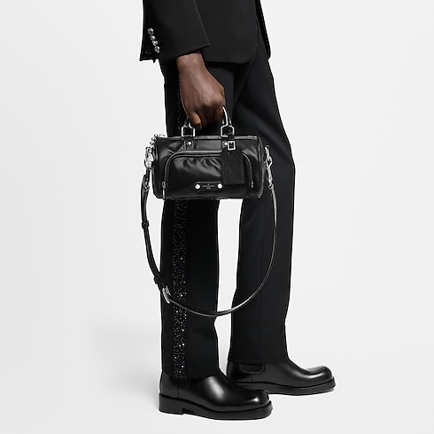 Túi Keepall Cargo Bandoulière 25 Các loại da khác in Túi và Phụ kiện bằng da's Túi xách nam Túi biểu tượng collections by Louis Vuitton (Thu phóng sản phẩm)