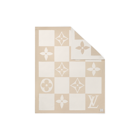 Chăn . in Quà tặng và dịch vụ cá nhân hóa's Quà tặng cho Em bé } collections by Louis Vuitton (Thu phóng sản phẩm)