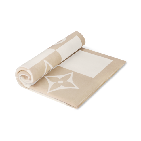 Chăn . in Quà tặng và dịch vụ cá nhân hóa's Quà tặng cho Em bé } collections by Louis Vuitton (Thu phóng sản phẩm)