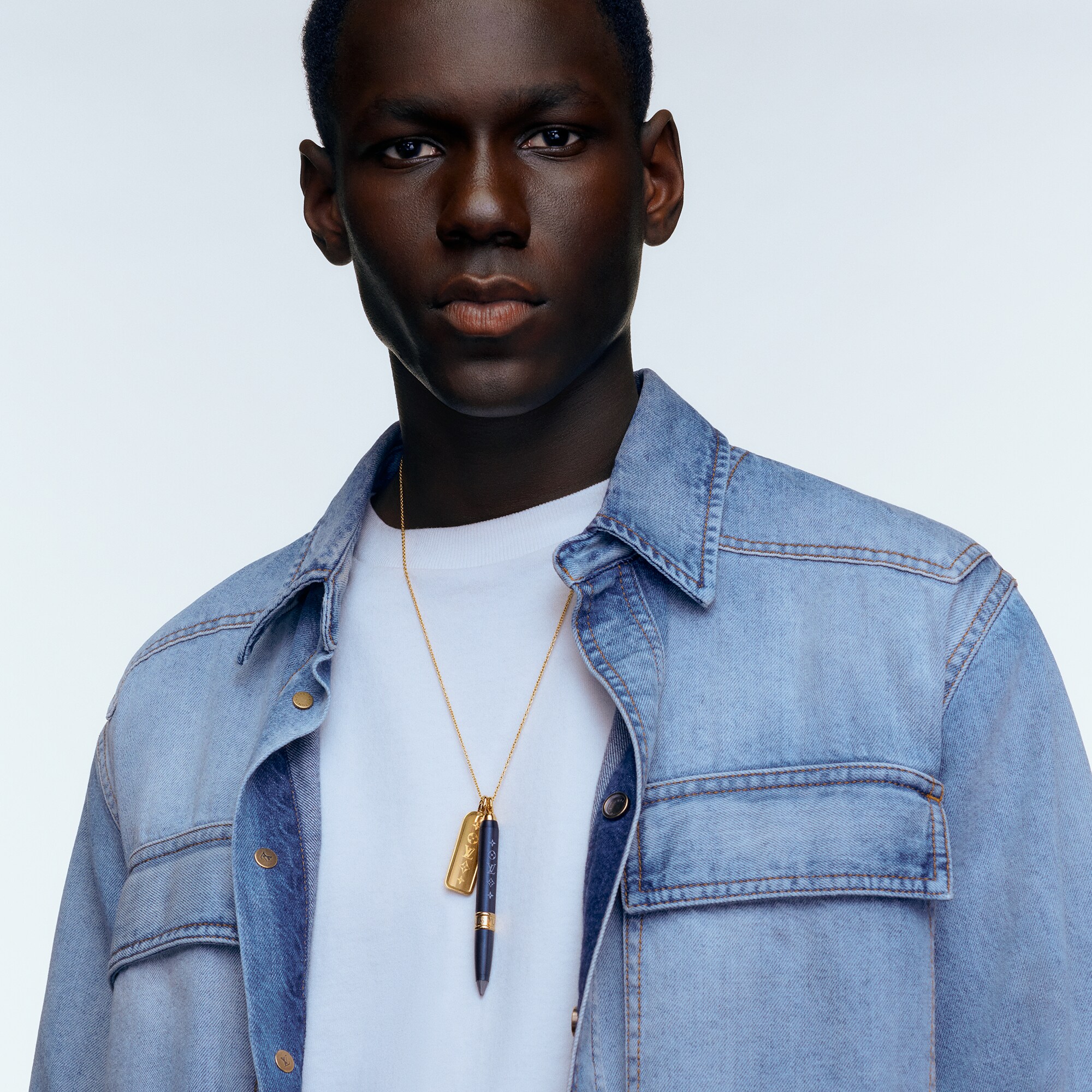 Vòng Cổ Les Gaston Vuitton Designer  in Les Extraordinaires