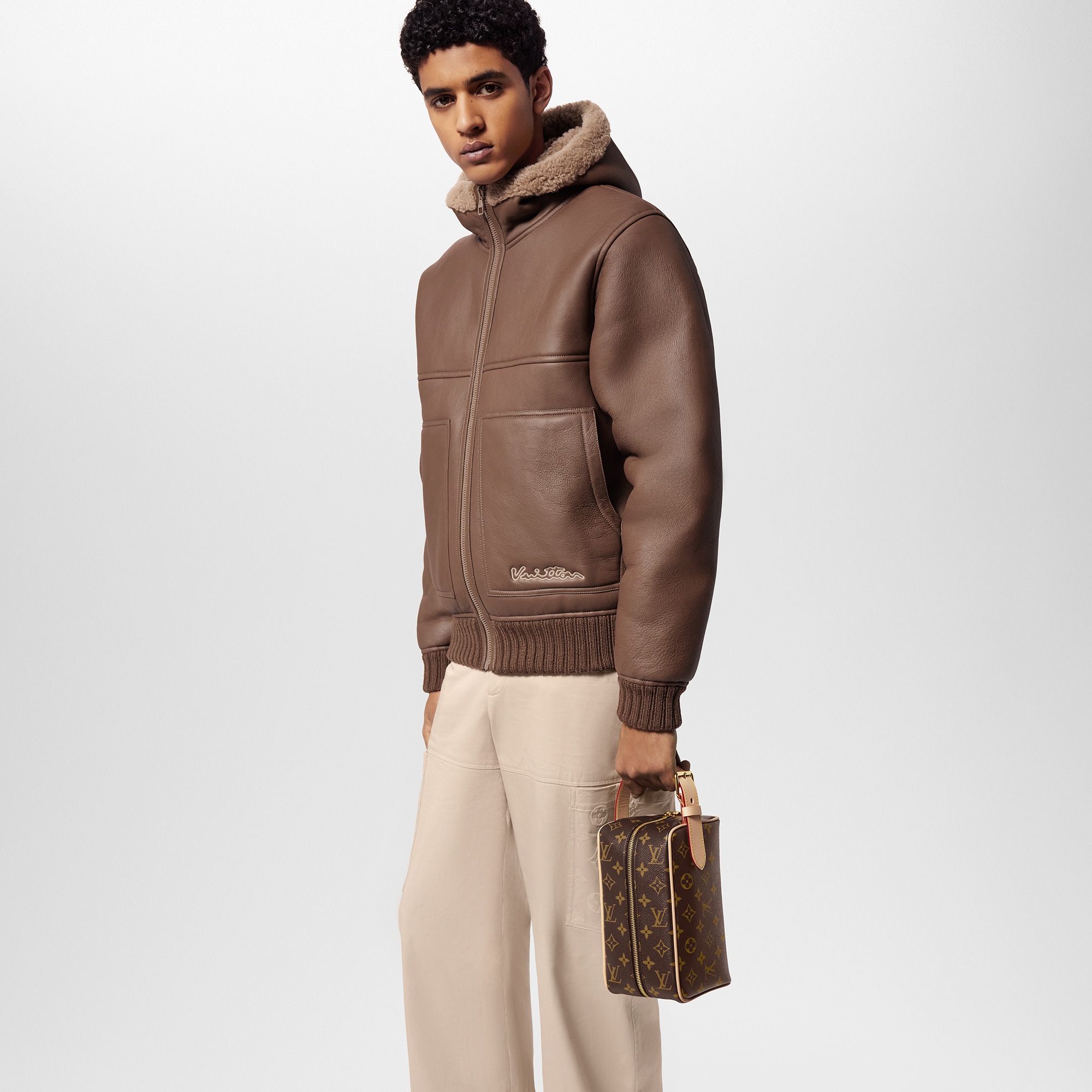 Túi Trousse Toilette Locker Dopp Kit Monogram in Đồ Nam