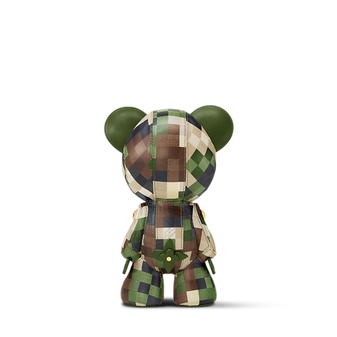 Gấu Louis Collectible Damoflage Nylon in Rương, Phụ kiện du lịch và Trang trí nội thất's Sản phẩm nổi bật Chiến dịch Art Of Living collections by Louis Vuitton (Thu phóng sản phẩm)