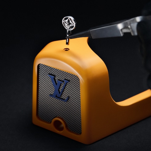 Đồng Hồ Louis Vuitton Camionnette in Đồng hồ's Tất cả Đồng hồ } collections by Louis Vuitton