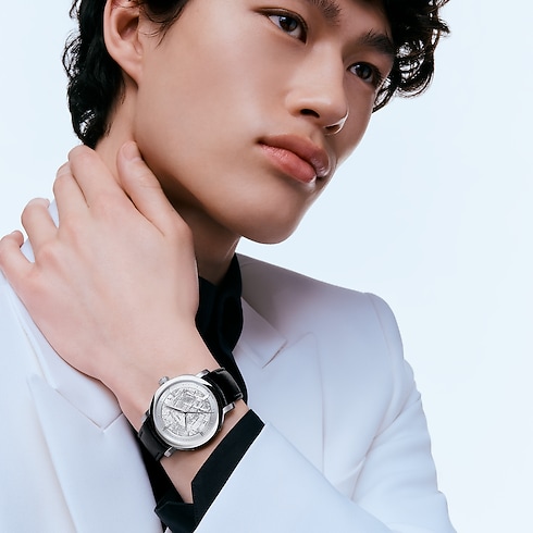 Đồng Hồ Louis Vuitton Escale Automatic 39MM in Đồng hồ's Tất cả Đồng hồ } collections by Louis Vuitton (Thu phóng sản phẩm)