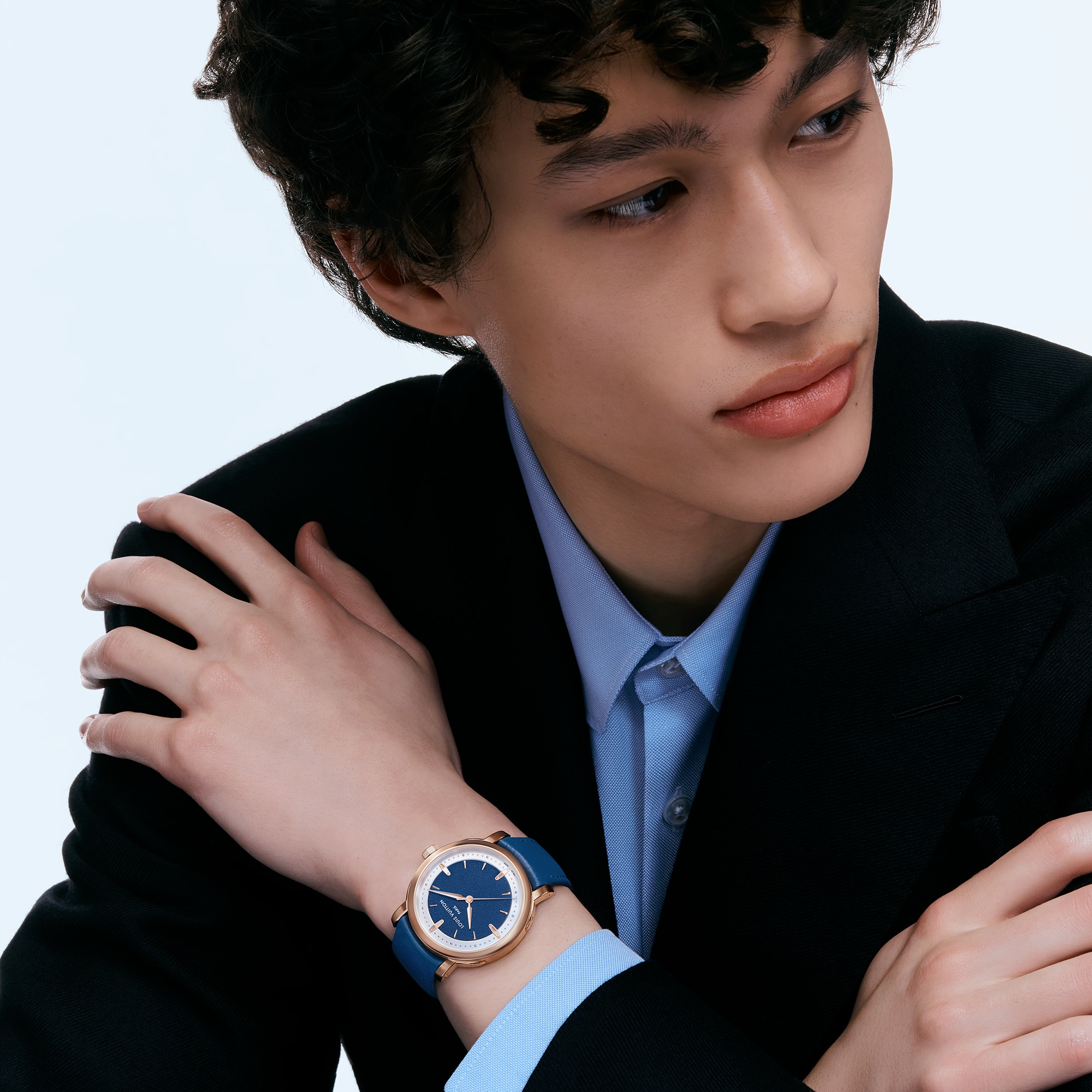 Đồng Hồ Louis Vuitton Escale Automatic 39MM  in Đồng hồ