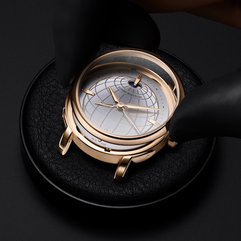 Louis Vuitton Escale Twin Zone, 40mm, Rose Gold in Đồng hồ's Tất cả Đồng hồ } collections by Louis Vuitton