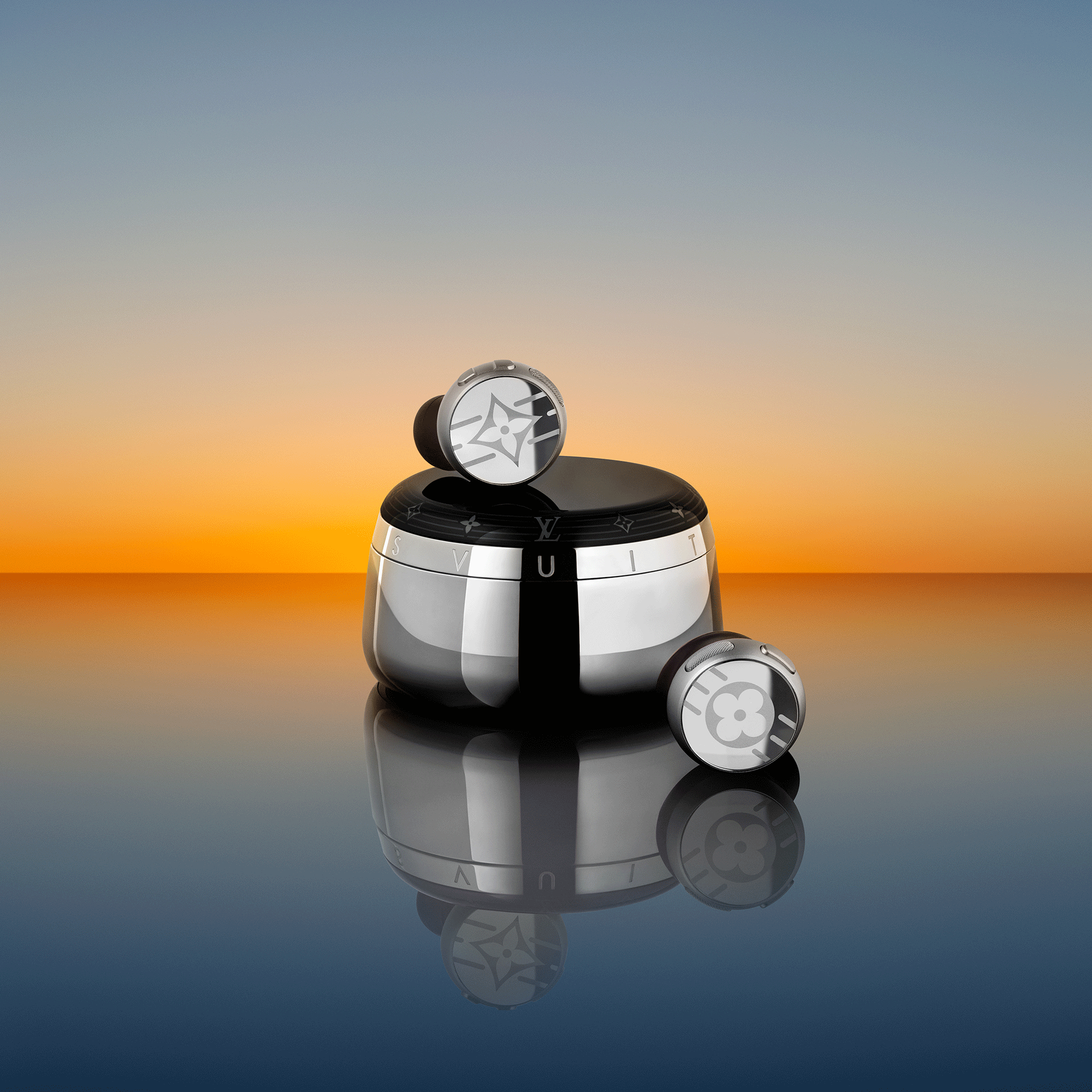 Tai Nghe Louis Vuitton Horizon Light Up  in Rương, Phụ kiện du lịch và Trang trí nội thất