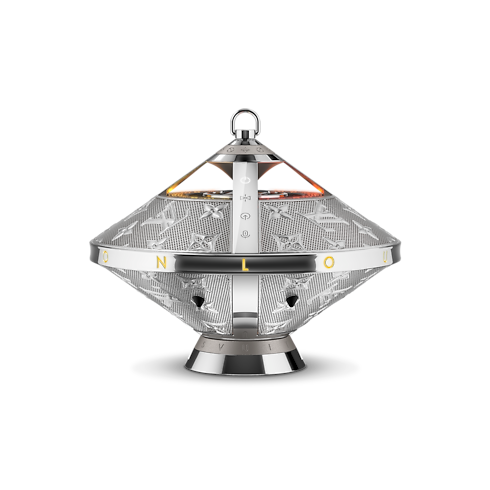 Loa Không Dây Louis Vuitton Horizon Light Up in Rương, Phụ kiện du lịch và Trang trí nội thất's Sản phẩm công nghệ và Phụ kiện Thiết bị âm thanh, Đồng hồ thông minh và Phụ kiện collections by Louis Vuitton (Thu phóng sản phẩm)