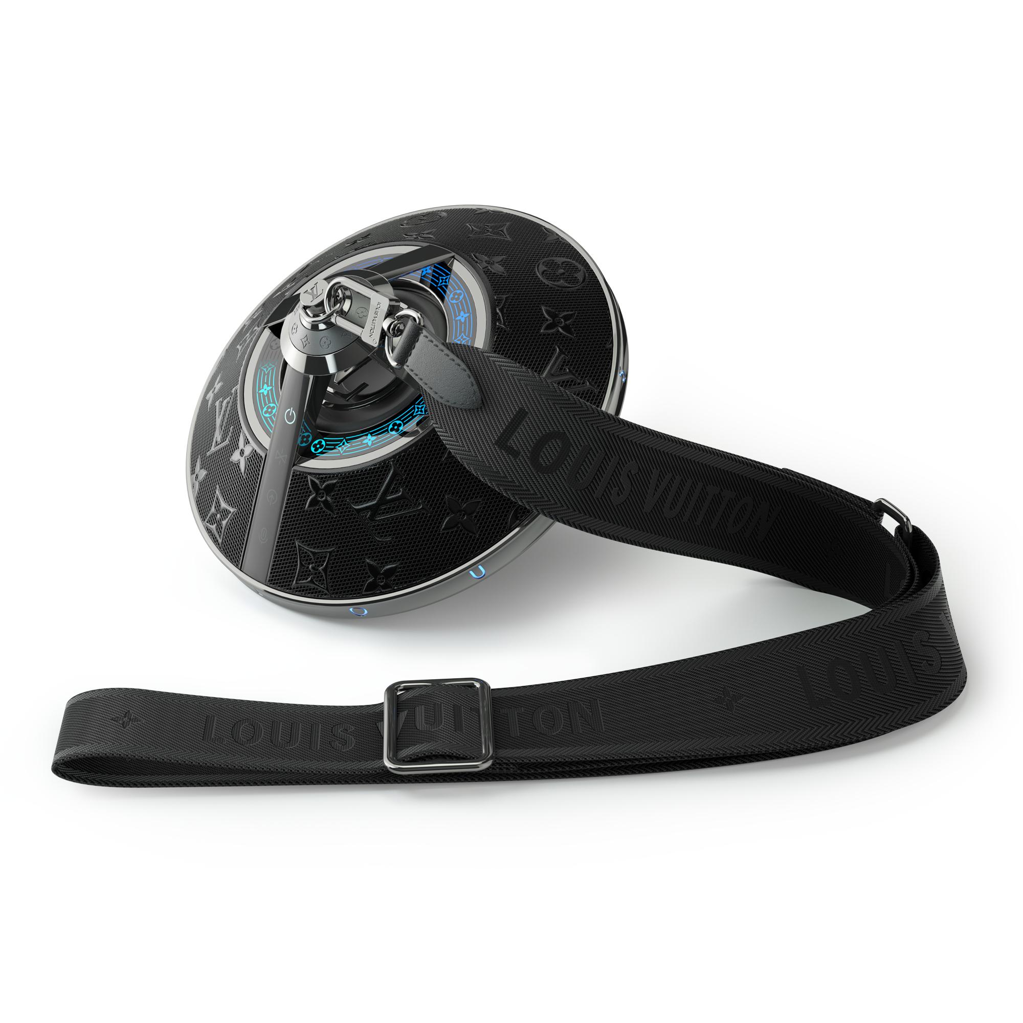 Dây Đeo Loa Louis Vuitton Horizon Light Up  in Rương, Phụ kiện du lịch và Trang trí nội thất
