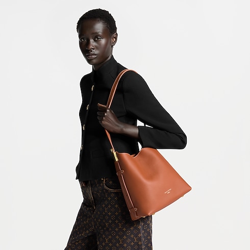 Túi Low Key Hobo PM Low Key in Đồ Nữ's Túi Tất cả Túi collections by Louis Vuitton (Thu phóng sản phẩm)