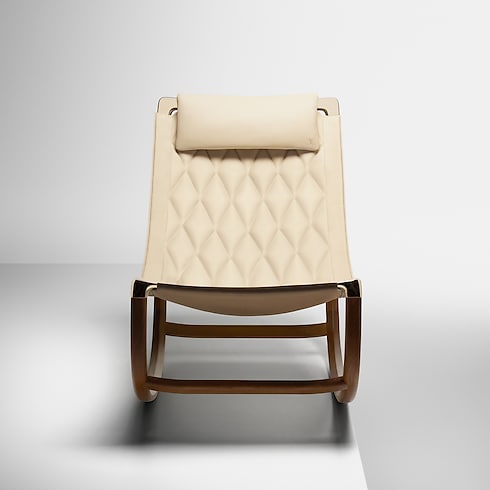 Ghế Lune Chair - Marcel Wanders Studio in Rương, Phụ kiện du lịch và Trang trí nội thất's Trang trí nội thất và Nghệ thuật không gian phòng ăn Objets Nomades - Bộ sưu tập nội thất collections by Louis Vuitton (Thu phóng sản phẩm)