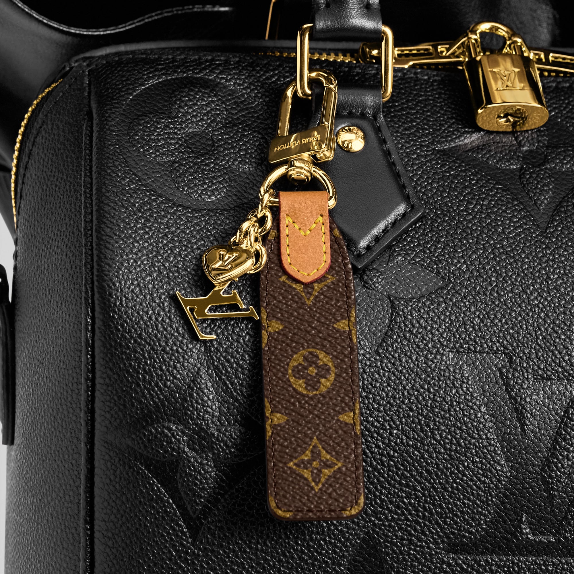 Móc Khóa LV Cherished Dragonne . in Đồ Nữ
