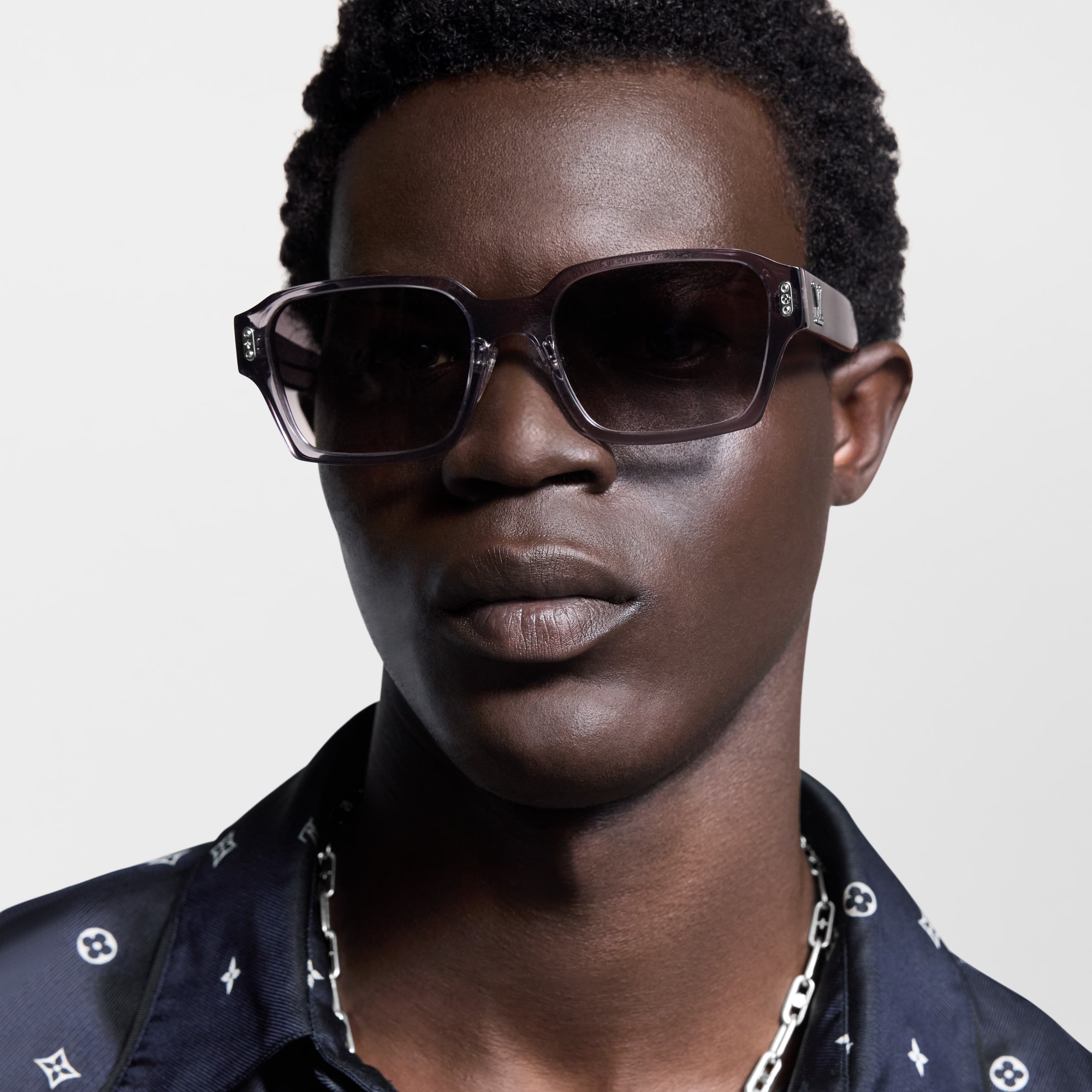 Mắt Kính Dáng Vuông LV Confidence . in Đồ Nam