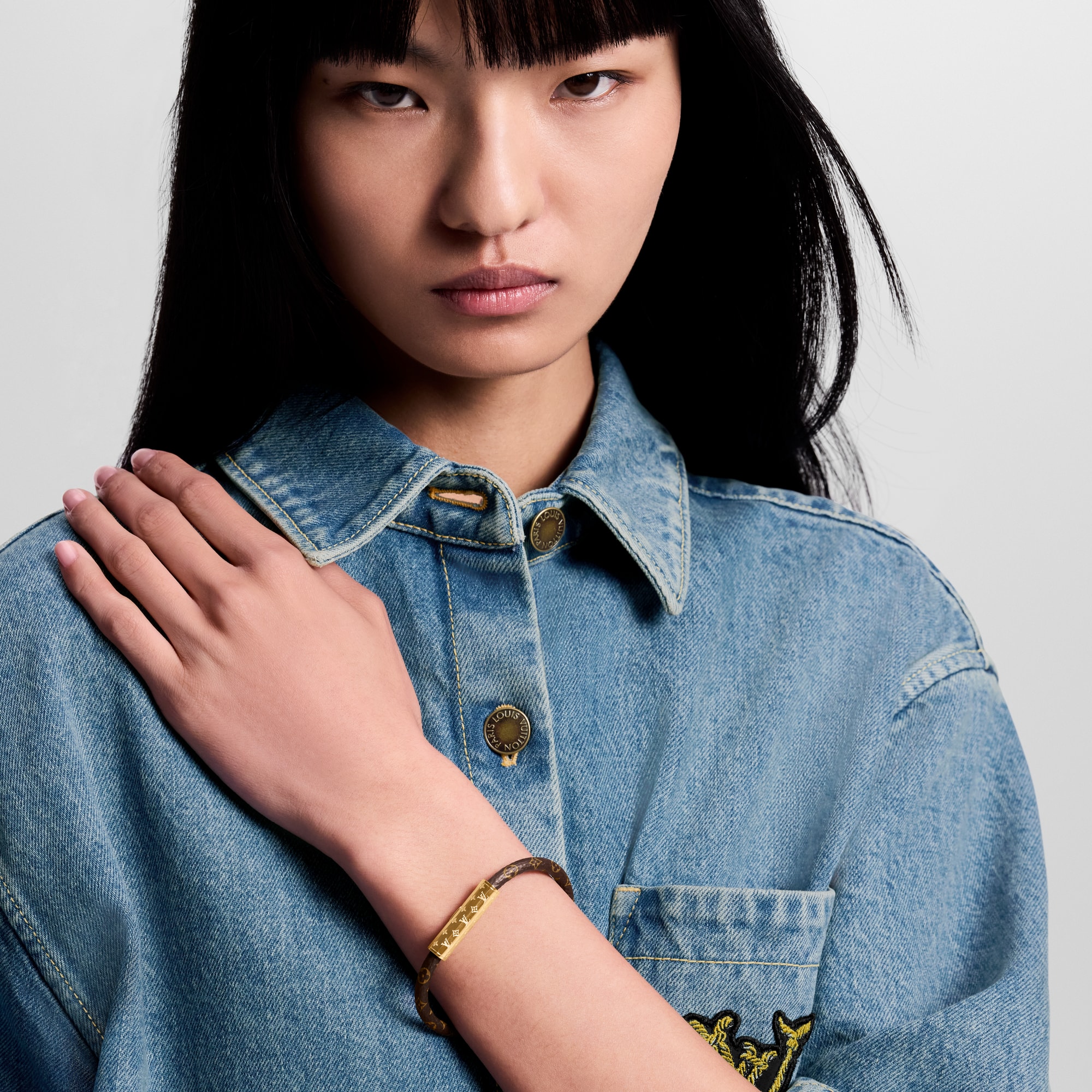 Vòng Tay LV Confidential Monogram in Đồ Nữ