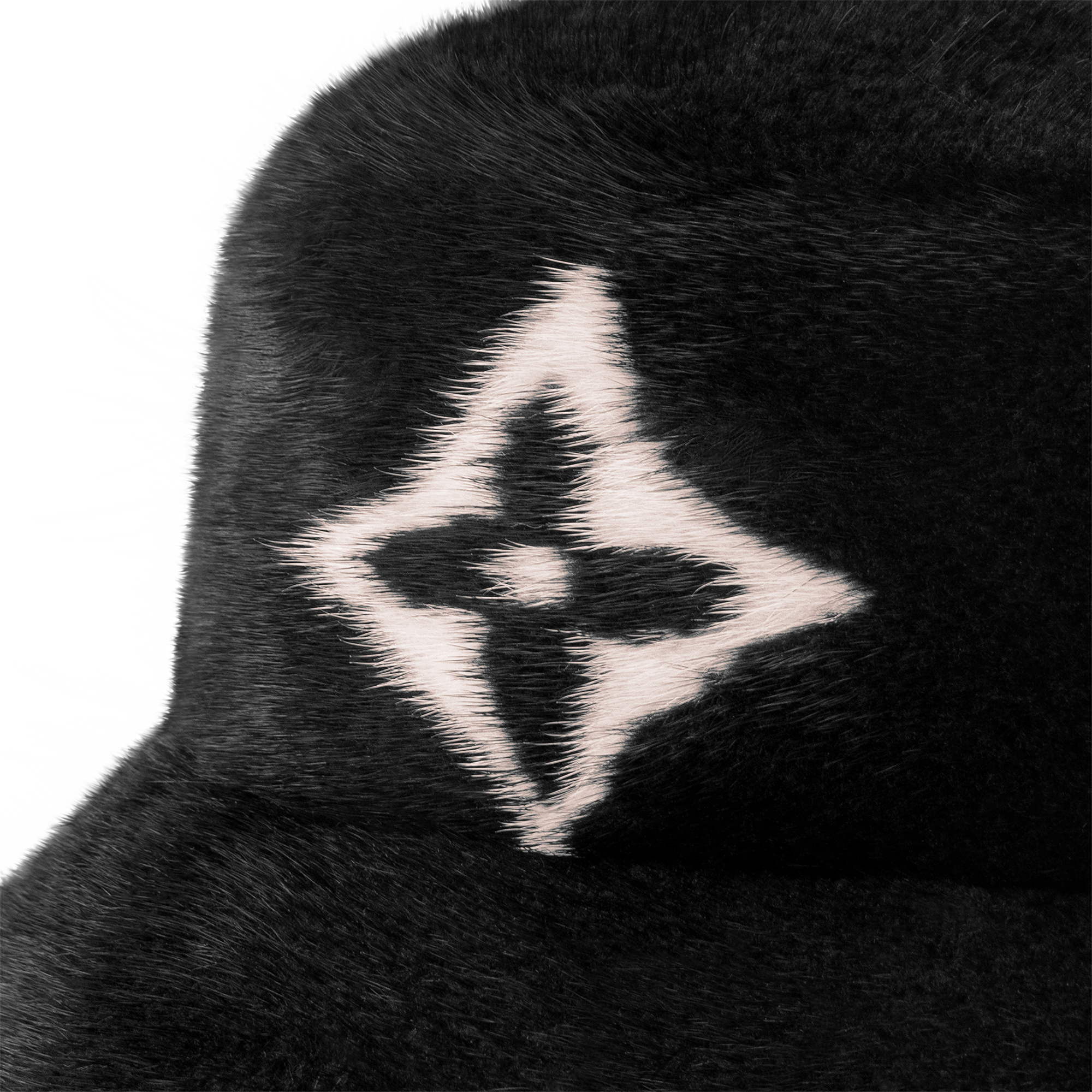 Mũ LV Cosy Mink Fur Bucket . in Đồ Nữ