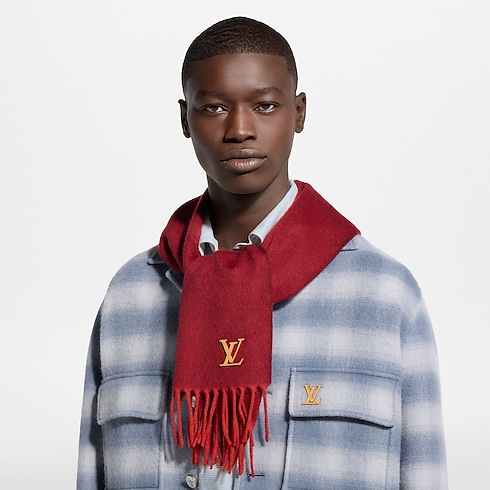 Khăn Quàng LV Craft cropped worn view