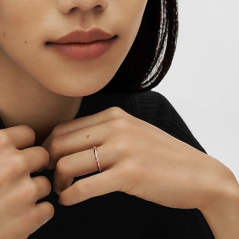 Nhẫn Cưới LV Diamonds 2,5MM in Trang sức's Danh mục sản phẩm Nhẫn cưới collections by Louis Vuitton (Thu phóng sản phẩm)