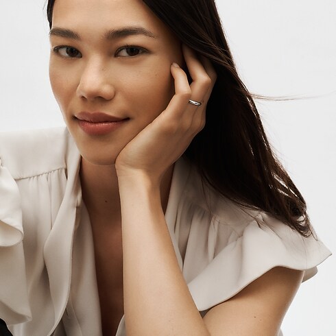 Nhẫn Cưới LV Diamonds 2,5MM in Trang sức's Danh mục sản phẩm Nhẫn cưới collections by Louis Vuitton (Thu phóng sản phẩm)